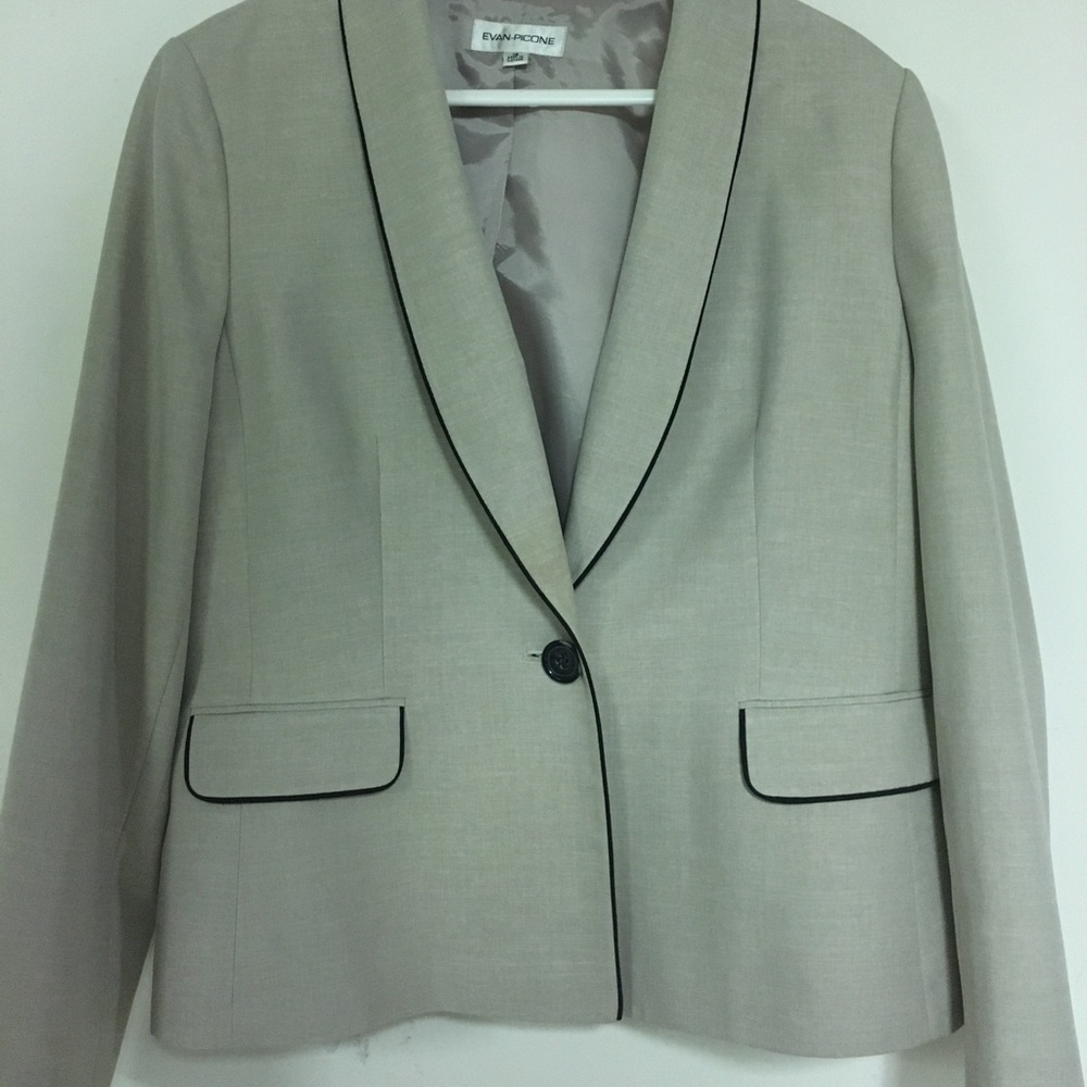 Women’s Suit Jacket